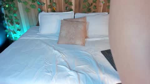 Caroline online show from February 2, 2026, 7:23 pm