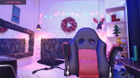 Caroline Scoth online show from December 11, 2024, 8:39 pm