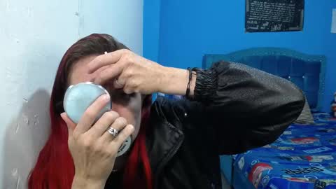 Snapshot of carolinhe_ chatting on February 10, 2026, 12:09 pm Carolinhe online show from February 10, 2026, 12:09 pm