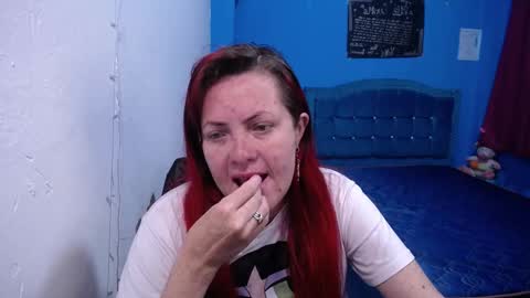 Snapshot of carolinhe_ chatting on February 28, 2026, 9:54 am Carolinhe online show from February 28, 2026, 9:54 am