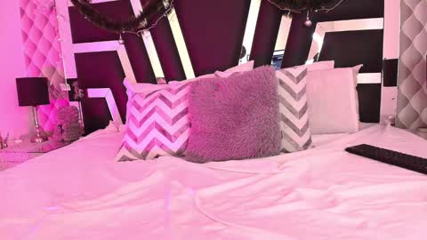 Caro Gmez  online show from December 18, 2024, 4:17 pm