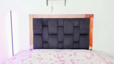 Caro  online show from December 16, 2025, 8:25 pm