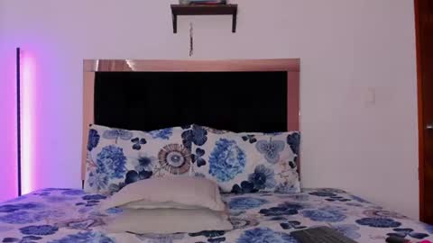 Snapshot of carorosse chatting on July 15, 2026, 6:35 pm Caro online show from July 15, 2026, 6:35 pm