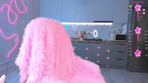 Yummi online show from February 13, 2025, 8:03 pm