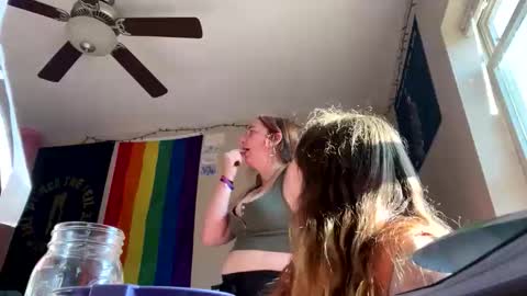 carpetmunchers online show from October 16, 2025, 8:54 pm