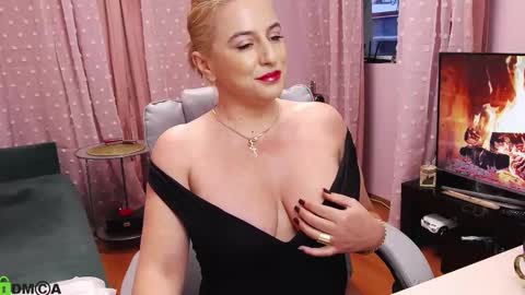 Snapshot of carrielovex chatting on February 16, 2025, 5:26 am Carrie online show from February 16, 2025, 5:26 am