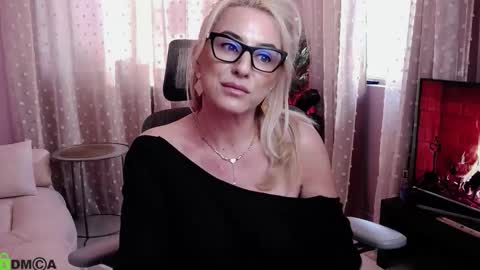 Snapshot of carrielovex chatting on February 3, 2026, 7:13 am Carrie online show from February 3, 2026, 7:13 am