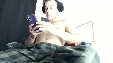 Snapshot of carrington_07 chatting on March 4, 2026, 2:06 am Matheus online show from March 4, 2026, 2:06 am