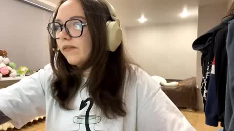 Snapshot of carrollaforte chatting on December 15, 2025, 3:44 am Emilia online show from December 15, 2025, 3:44 am