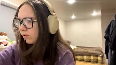 Snapshot of carrollaforte chatting on December 19, 2025, 2:40 am Emilia online show from December 19, 2025, 2:40 am