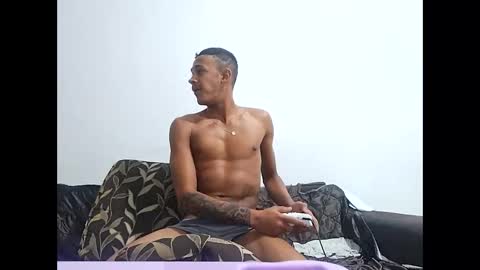casal_hot13 online show from September 30, 2025, 11:10 pm