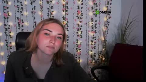 Snapshot of casey_meow_ chatting on September 25, 2025, 1:04 pm casey_meow_ online show from September 25, 2025, 1:04 pm