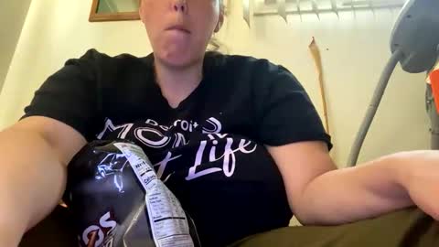 Snapshot of cashcoupllle chatting on September 12, 2025, 9:48 pm Cash Couple online show from September 12, 2025, 9:48 pm