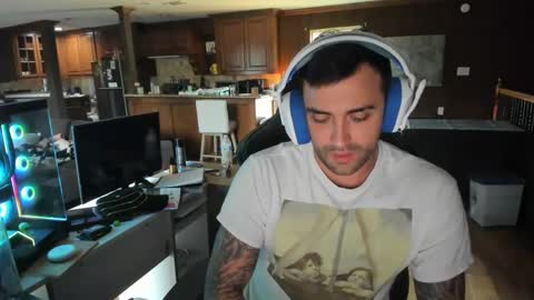 Snapshot of cashmaster_sterling chatting on September 9, 2025, 11:04 pm Sterling online show from September 9, 2025, 11:04 pm