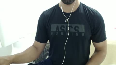 Snapshot of cashmastermuscle77 chatting on December 28, 2024, 2:21 pm cashmastermuscle77 online show from December 28, 2024, 2:21 pm