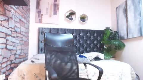 Casike online show from October 21, 2025, 11:38 pm