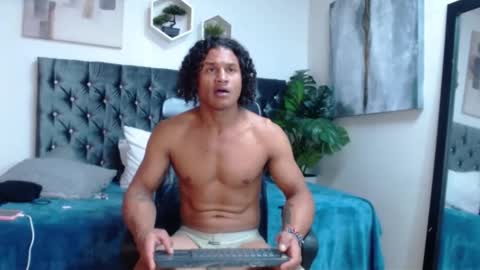 Casike online show from November 11, 2025, 1:27 am