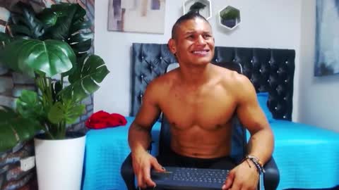 Casike online show from December 15, 2025, 4:28 am