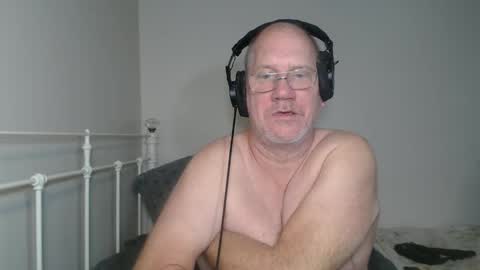 Snapshot of casinocam chatting on February 12, 2026, 7:14 am CasinoCam online show from February 12, 2026, 7:14 am