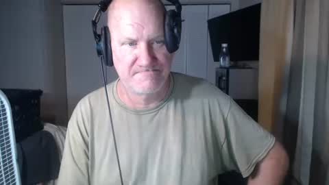 Snapshot of casinocam chatting on February 15, 2026, 8:38 pm CasinoCam online show from February 15, 2026, 8:38 pm