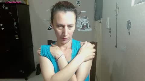 Snapshot of cassandra_brownn chatting on December 5, 2025, 8:49 pm online show from December 5, 2025, 8:49 pm