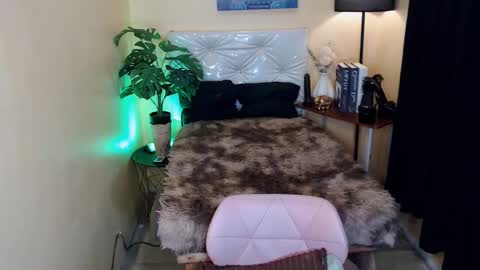 Snapshot of cassandrafoxxx chatting on December 29, 2024, 8:44 am cassandrafoxxx online show from December 29, 2024, 8:44 am