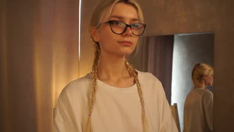 Cassie online show from March 11, 2025, 10:40 am