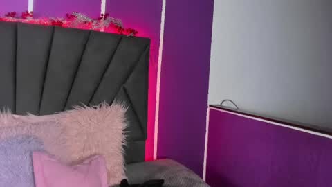 Snapshot of cassie_jones1 chatting on February 14, 2025, 9:24 am Cassie Jones online show from February 14, 2025, 9:24 am