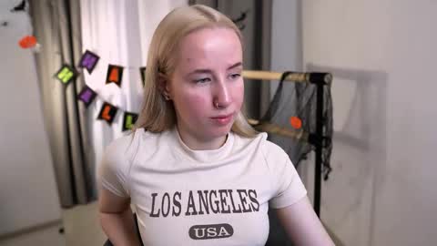 Cassie online show from October 20, 2025, 8:53 pm