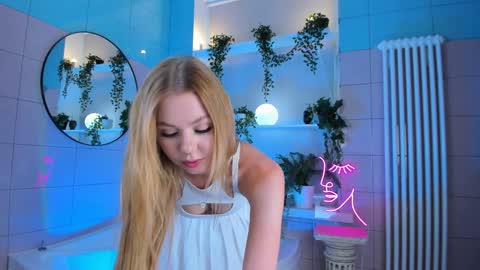 Hello my name is Cassie and my friend Nilo is also here online show from January 21, 2025, 9:46 am