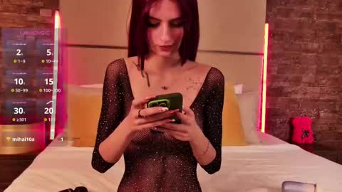 Snapshot of cassiefoxx_ chatting on September 23, 2025, 6:33 pm Cassie online show from September 23, 2025, 6:33 pm