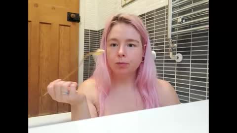 Snapshot of cassieluna chatting on February 2, 2026, 8:46 am Cassie online show from February 2, 2026, 8:46 am