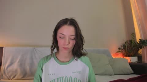  cassandra  online show from December 22, 2025, 4:48 pm