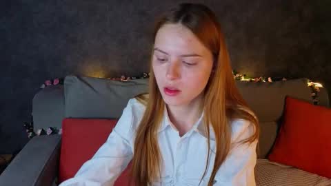 Snapshot of casta_grand chatting on December 18, 2025, 1:33 am Diana online show from December 18, 2025, 1:33 am