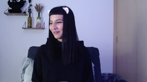 Snapshot of cat_black___ chatting on January 5, 2025, 11:33 pm cat online show from January 5, 2025, 11:33 pm