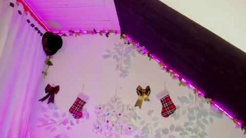 Cata green model independient online show from December 14, 2024, 11:12 pm