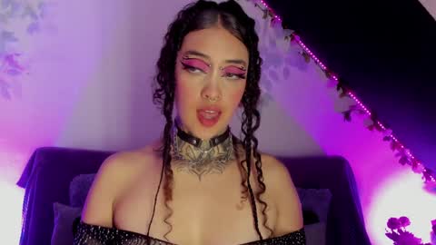 Cata green model independient online show from January 28, 2025, 12:47 am