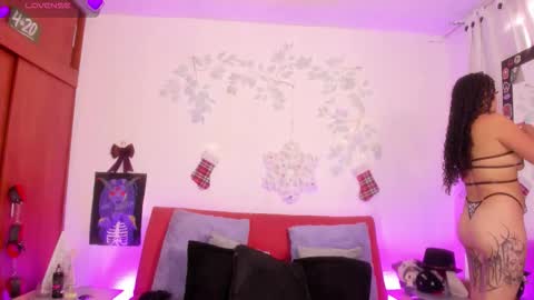 Cata green model independient online show from December 1, 2025, 8:03 pm