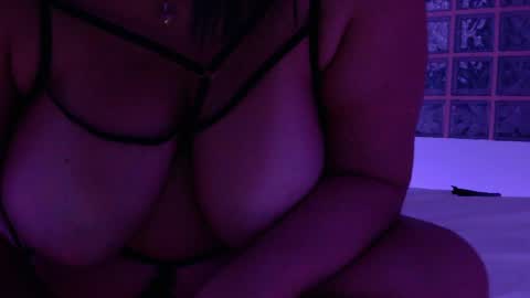 Luna Velvet online show from May 15, 2026, 11:45 pm