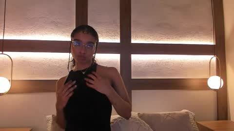 Snapshot of cataleya_wayne chatting on November 26, 2025, 8:43 pm Cataleya online show from November 26, 2025, 8:43 pm