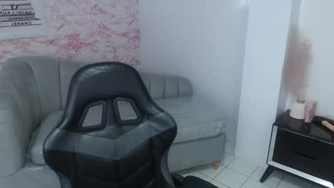 catalina25_t online show from November 16, 2025, 1:28 pm