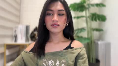 catalina2605 online show from November 9, 2025, 4:38 pm