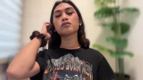 catalina2605 online show from November 25, 2025, 11:38 pm