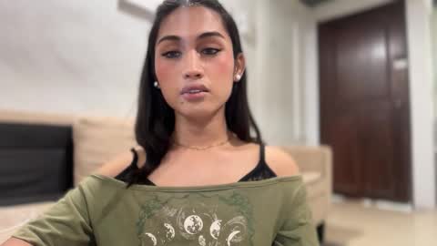 catalina2605 online show from November 27, 2025, 8:05 am