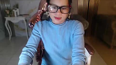 Catalina  online show from September 13, 2025, 1:44 pm