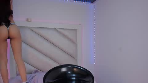 Snapshot of catalina_jade chatting on September 15, 2025, 1:22 pm Cata online show from September 15, 2025, 1:22 pm