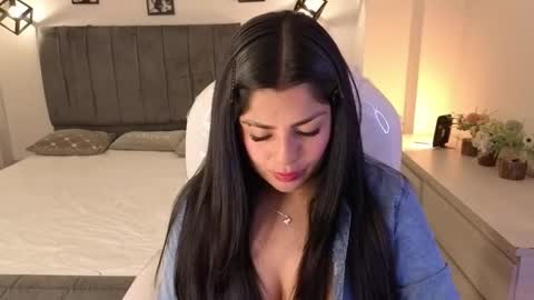 Snapshot of catalina_naughtyy chatting on November 22, 2025, 4:00 am Catalina online show from November 22, 2025, 4:00 am