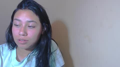 Snapshot of catalina_saenz19 chatting on October 2, 2025, 12:06 am Catalina Saenz online show from October 2, 2025, 12:06 am