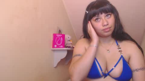 Catalina Saenz online show from November 30, 2025, 6:56 pm