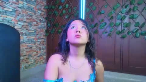 Catalina online show from November 12, 2025, 11:03 pm